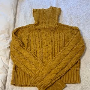Mustard turtleneck warm sweater